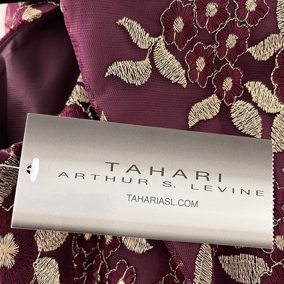 Brand NWT Tahari Arthur S. Levine Aubergine/Gold sleeveless Dress size 12 - Picture 8 of 8